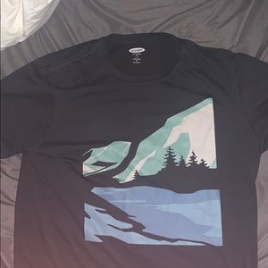 Old navy tree scenery t shirt